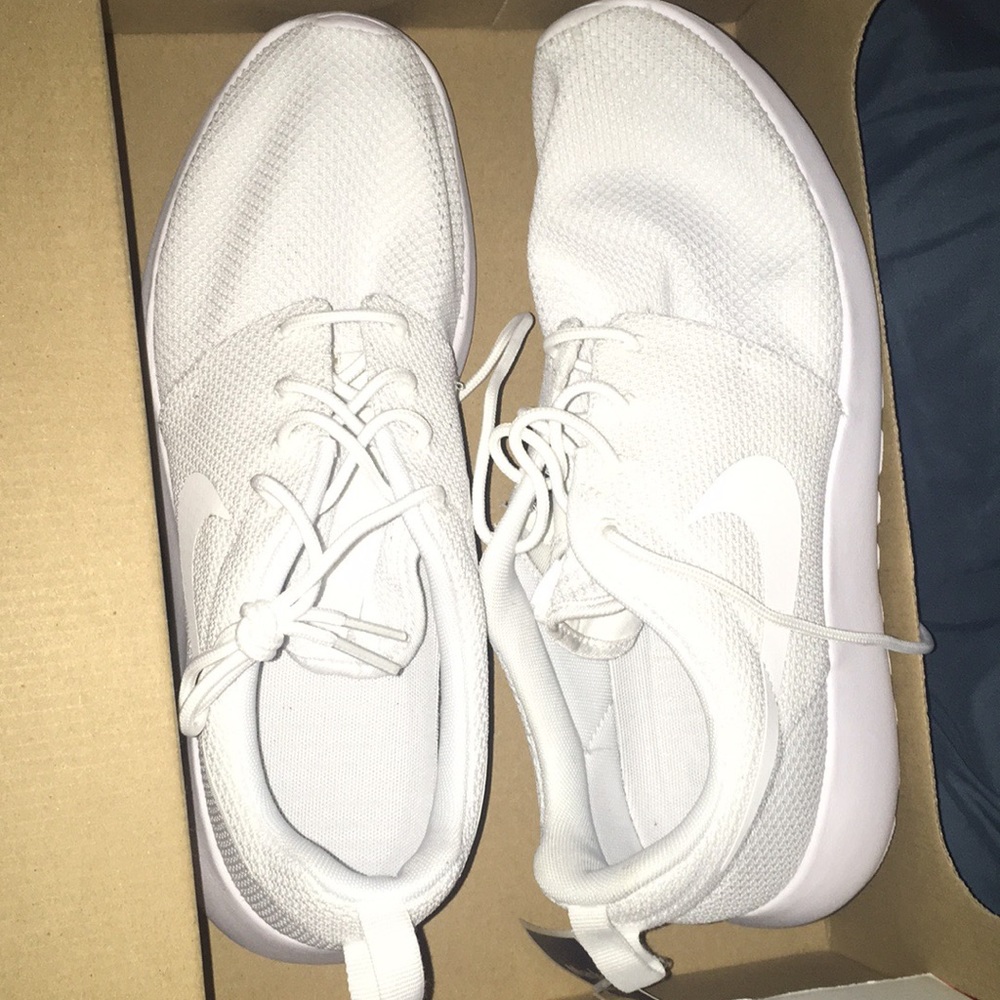 Nike roshe one white mens size 9.5